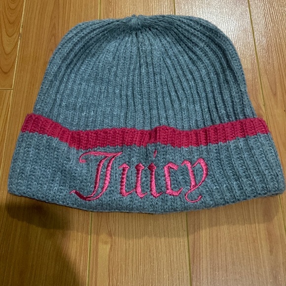 Juicy Couture Winter Beanie - Picture 1 of 3